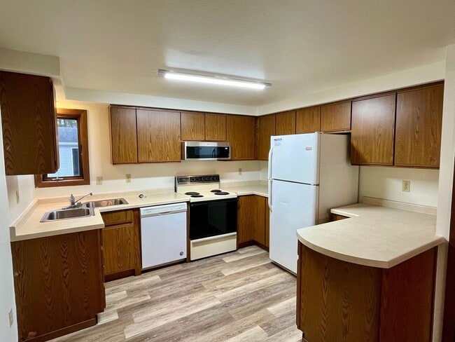 Building Photo - 180 W Hl Rd Unit #1