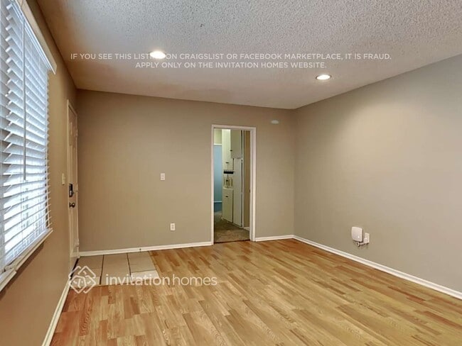 Photo - 490 Avignon Ct