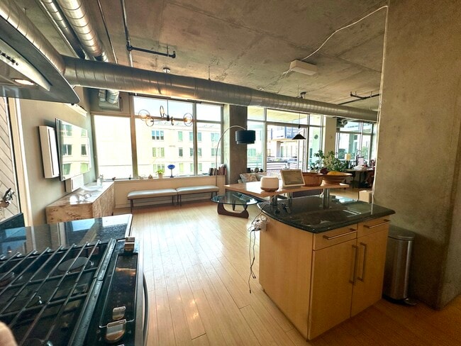 Photo - 1401 Wewatta St Unit 810