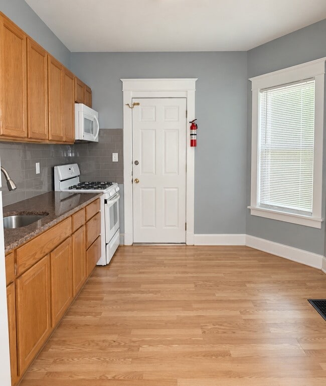 337 Riverside Dr Unit B