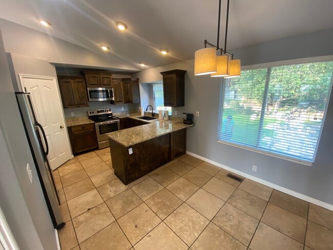 Photo - 987 E Blue Heron Way