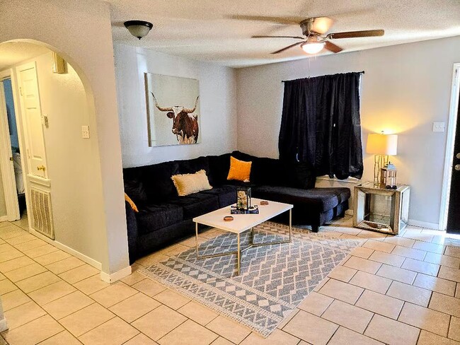 Photo - 1924 Tusa Dr