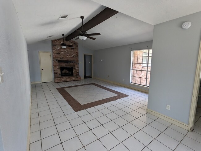 Building Photo - 7003 Livery Ln