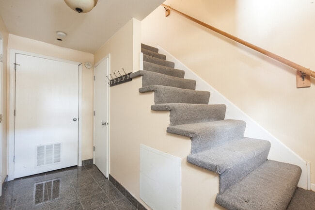 Photo - 616 N Paulina St Unit #1