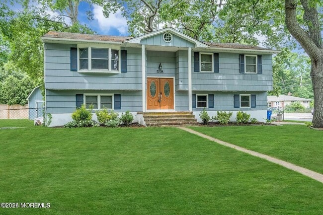 Photo - 518 River Dr