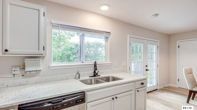 Photo - 5522 Allbrook