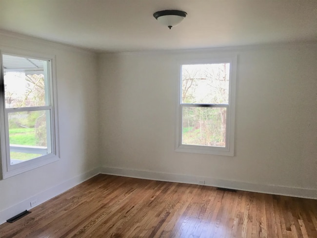 Photo - Beautiful 2 Bedroom 1 Bathroom Home with S...