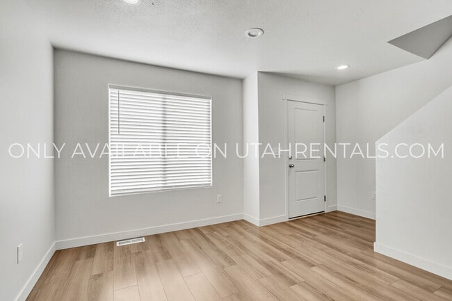Photo - 78 N 300 W St