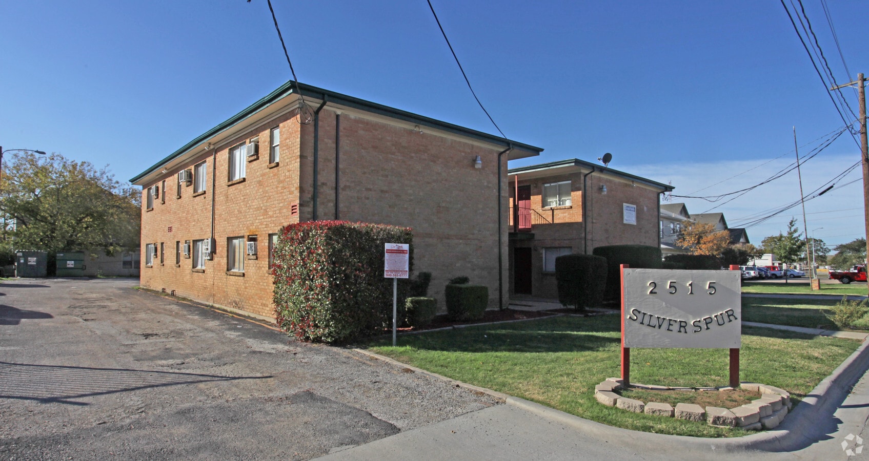 Silver Spur Apartments - Silver Spur Apartments