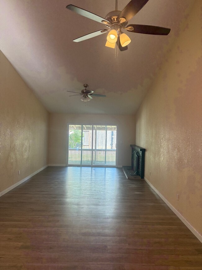 Photo - 1315 Gillpepper Ln