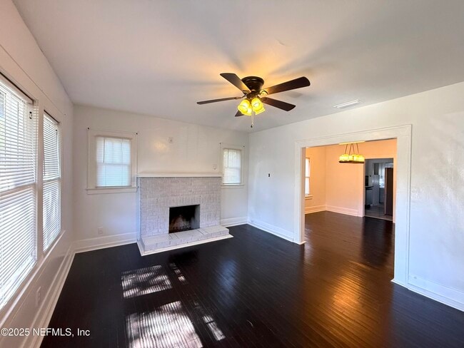 Photo - 4541 Woolman Ave