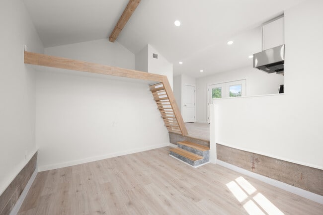 Photo - 66 E Ringgold St