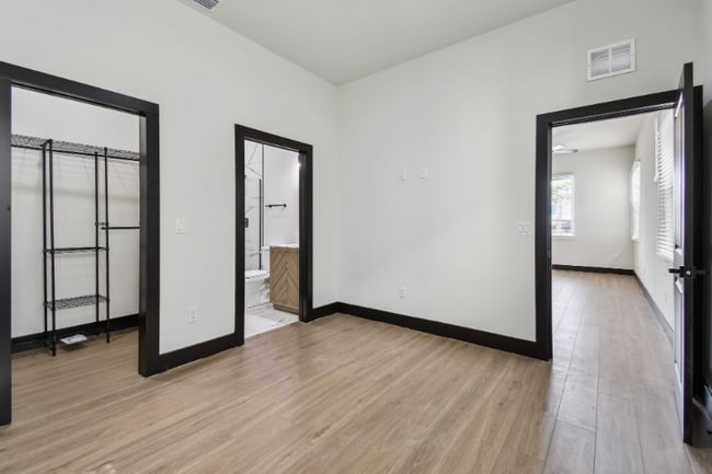 Photo - 3353 4th Ave S Unidad 3353 4th Ave S A