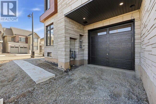 Photo - 75 Jack Bowerbank Blvd