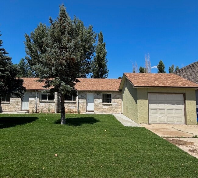 Building Photo - 10330 Flatland St Rental