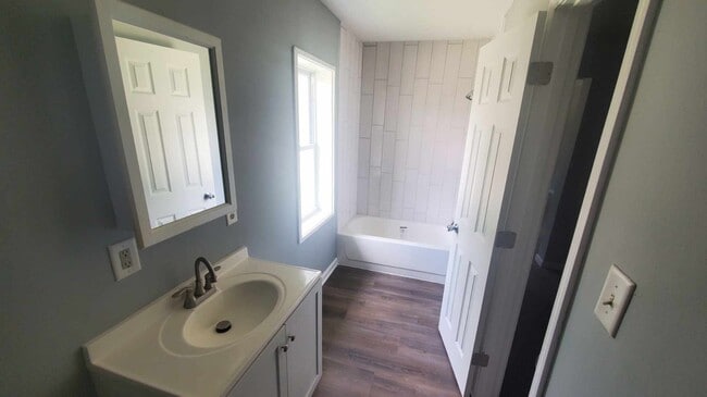 Photo - 640 N Cherry St