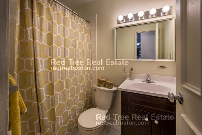 175 Freeman St Unit 416