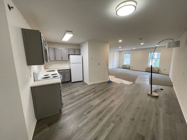 Photo - Riverside Apartments