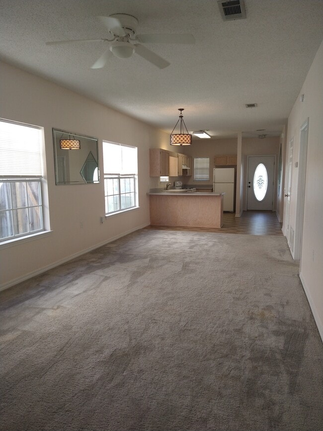 Photo - 217 Wildflower Ln