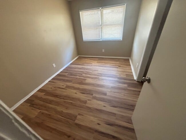 Photo - Knoxville 37915 - 4 bedroom 2 bath - call Howard Grower 865-705-0969