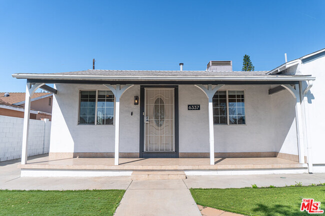 Building Photo - 6337 Bellaire Ave Rental