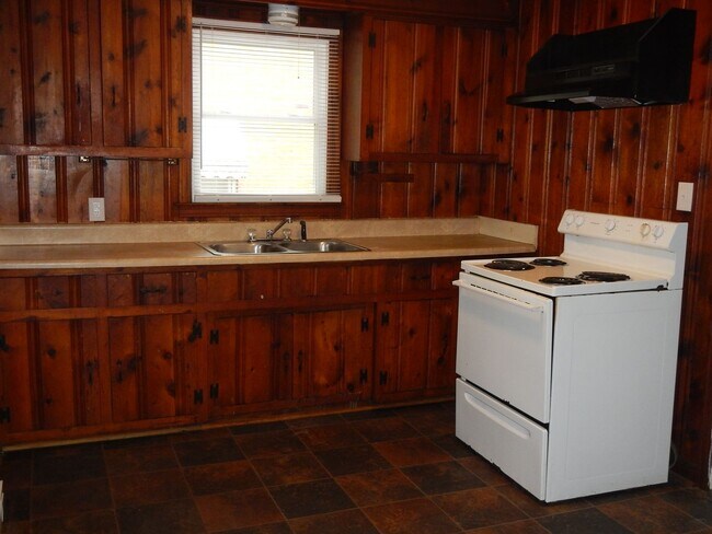 Photo - 1028 Proctor St