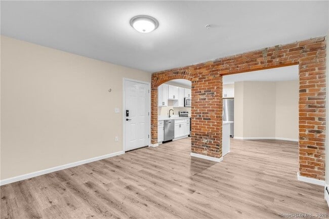 Photo - 51 Russ St Unit 53A