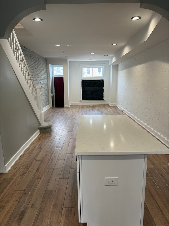 Building Photo - 710 N Luzerne Ave