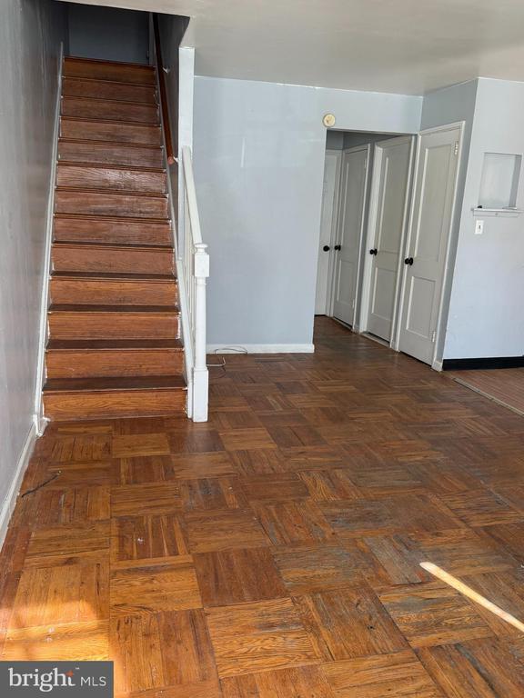 Photo - 557 Wiltshire Rd