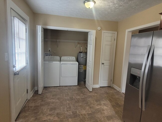 Photo - 652 Ellen Rd