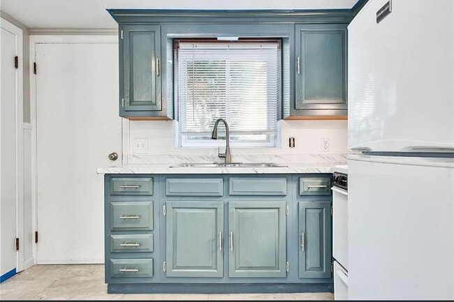 Photo - 150 Langdon St