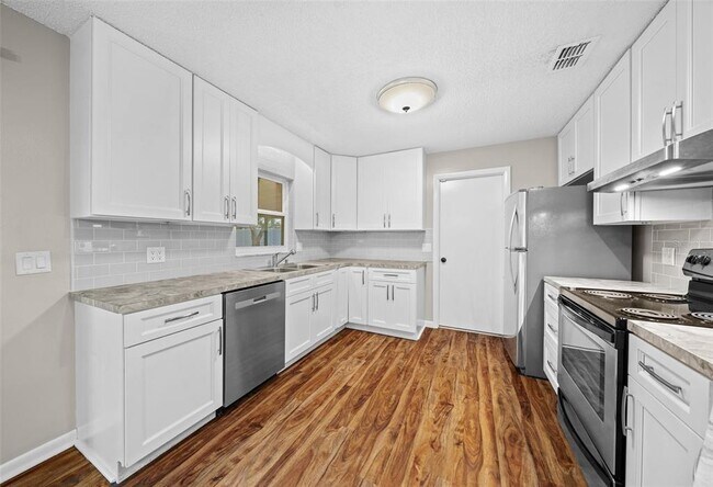 1820 SE 57th Ave