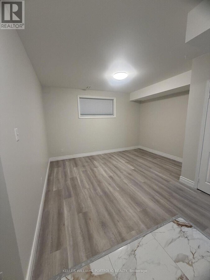 Photo - 9 Lenthall Ave