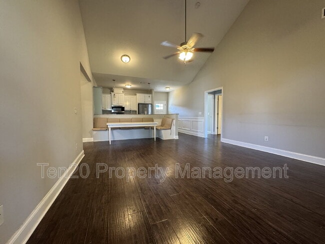 Photo - 16 Vineyard Dr