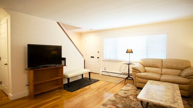 Photo - 148 Cypress St