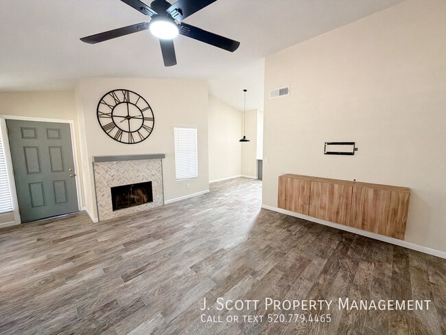 Photo - 6424 W Becker Ln