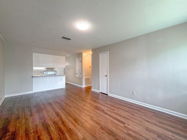 5524 Sullivan Rd