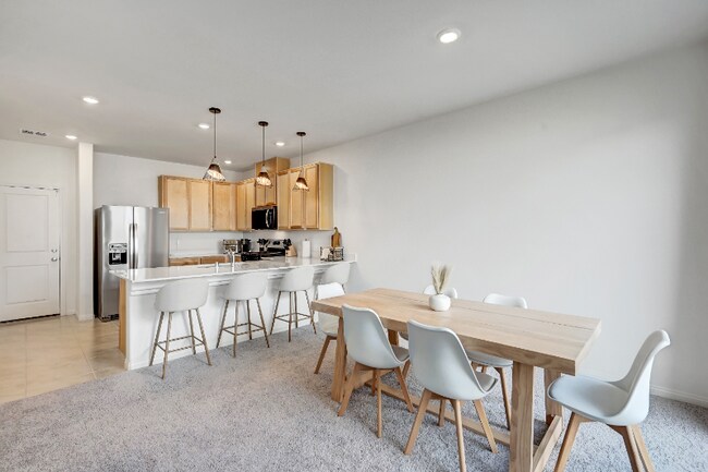 Photo - 9164 Surrey Wood St