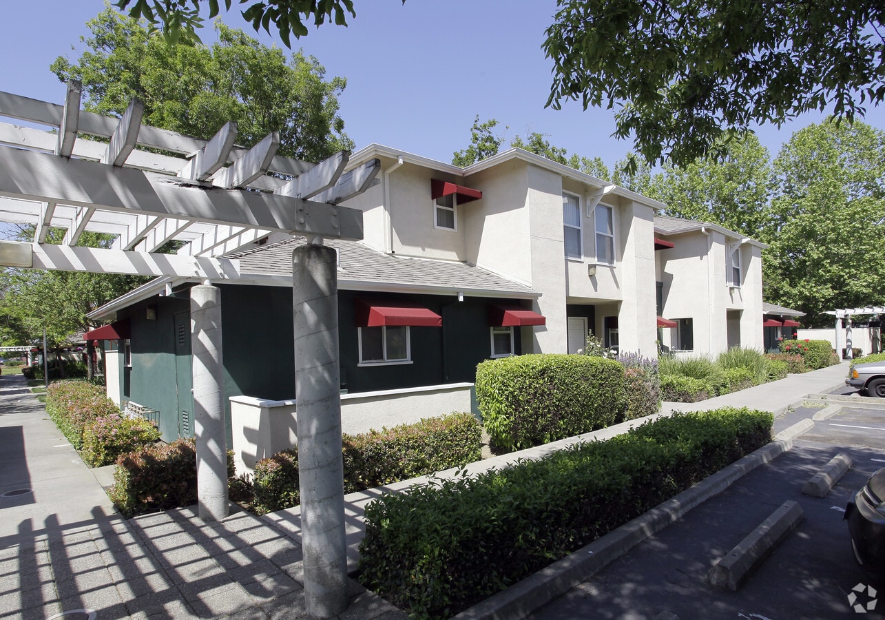 Photo - Fox Creek Apartments