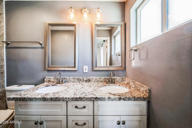 Photo - 2320 W Whitton Ave