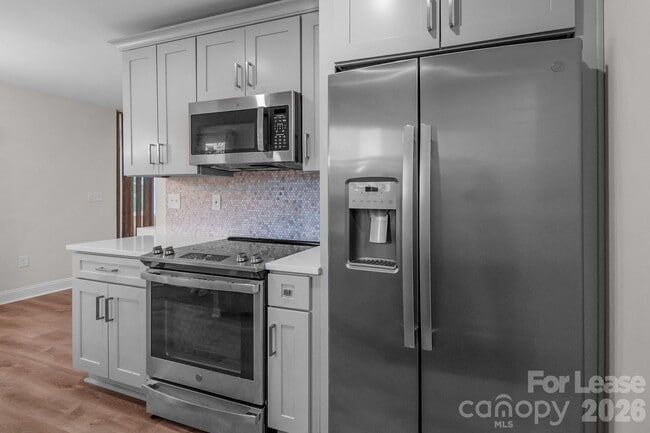 Photo - 812 E 18th St