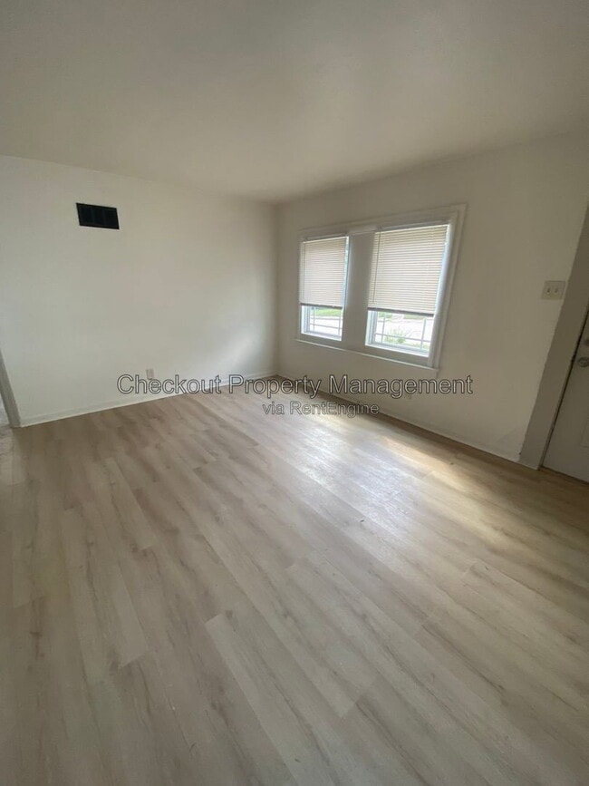 346 Mueller Ave