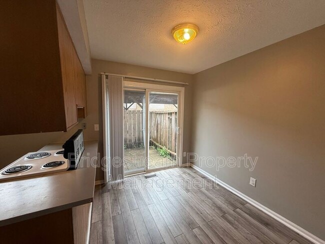 Photo - 969 Taylorsview Dr