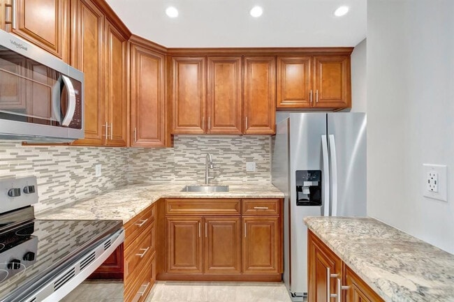 Photo - 2400 NE 33rd Ave Unit 212