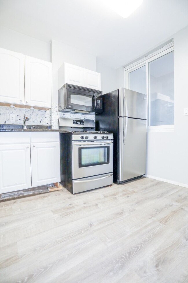 Photo - 3556 N Wilton Ave Unidad 2
