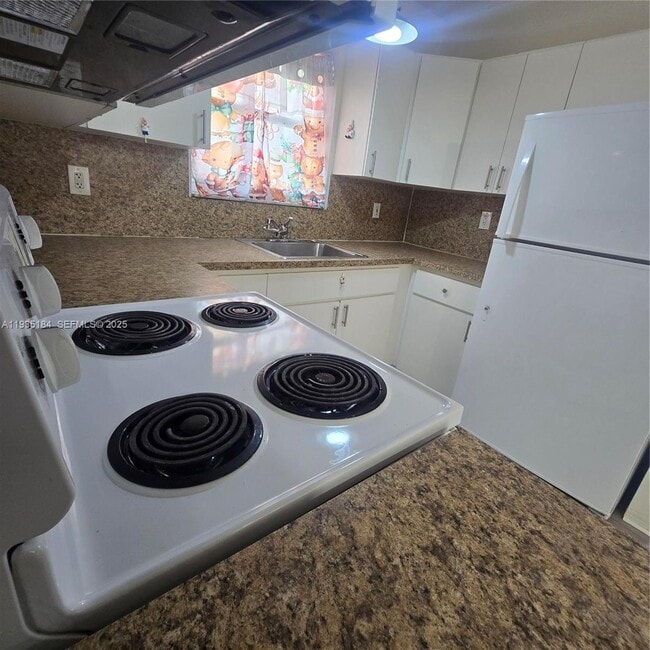 Photo - 108 SE 10th Ave Unit Rear