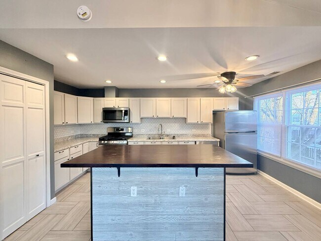 Photo - 433 Gloria Ln