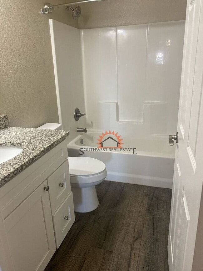 Photo - Modern duplex 2 bedrooms 2 baths