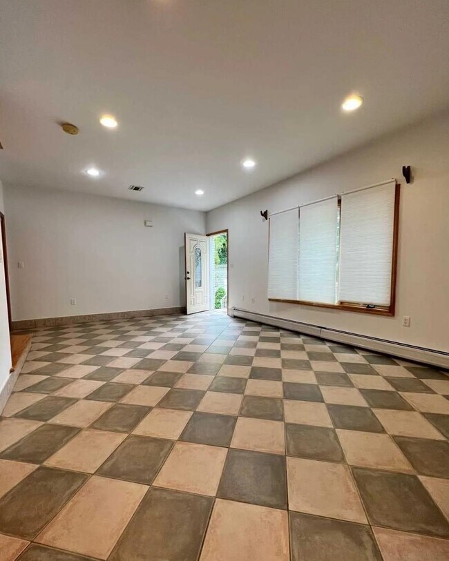 Photo - 367 Morse Ave