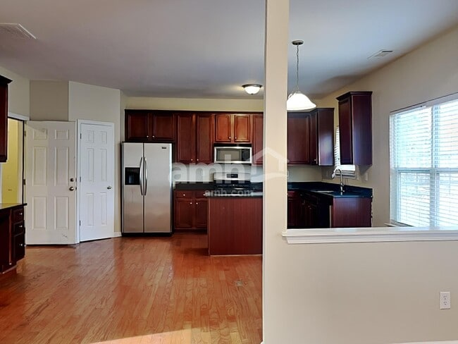 Photo - 1450 Grey Rock Way